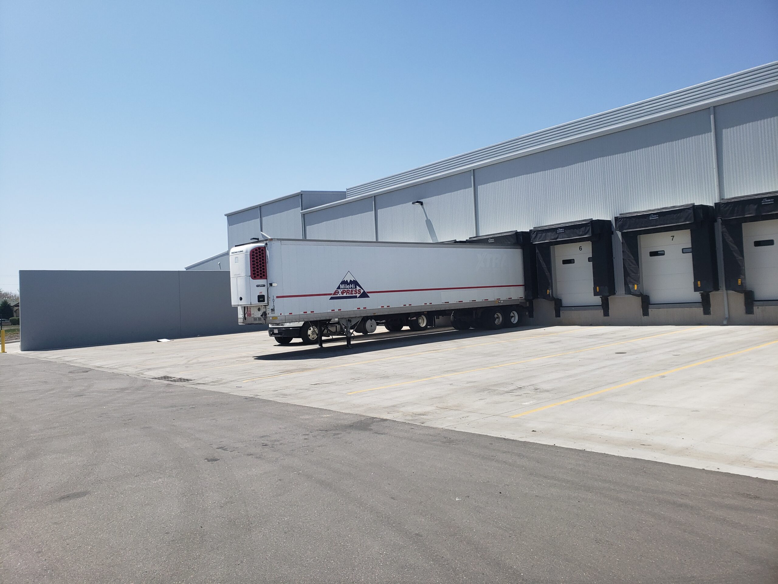 Multi-Temp Trailers Explained: Shipping Frozen and Chilled Goods Together